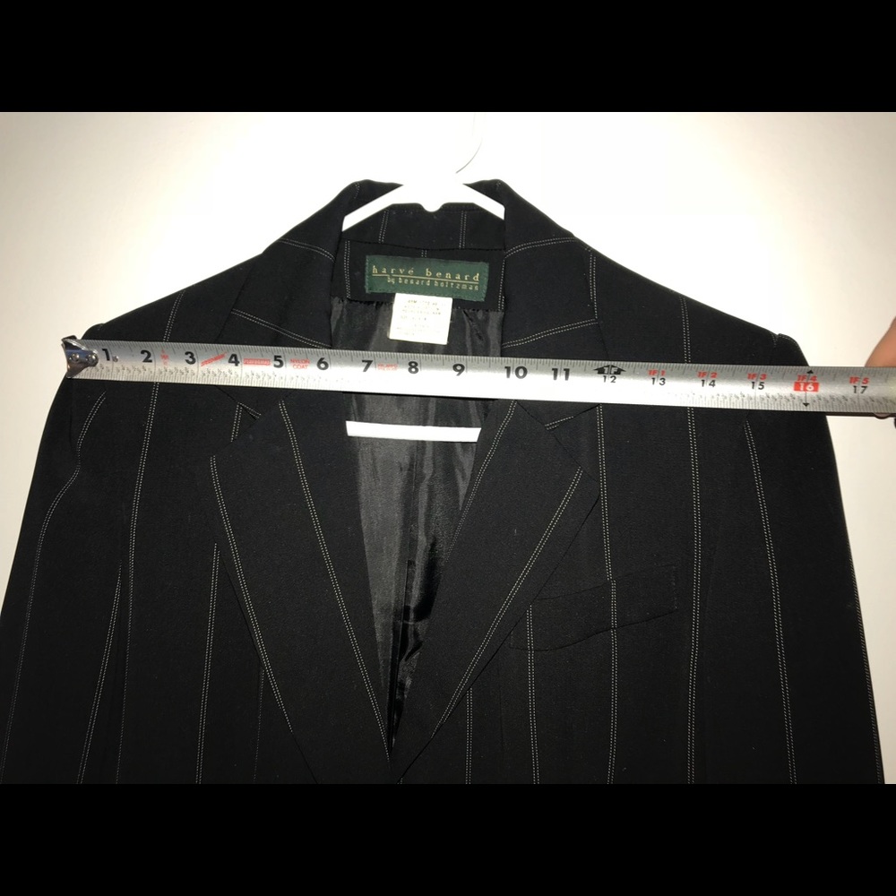 Women’s suit size 6 harvé benard